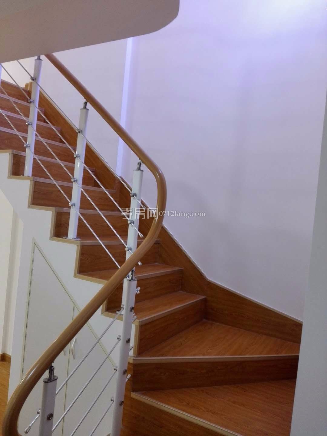 星河天街復(fù)式寫字樓出租