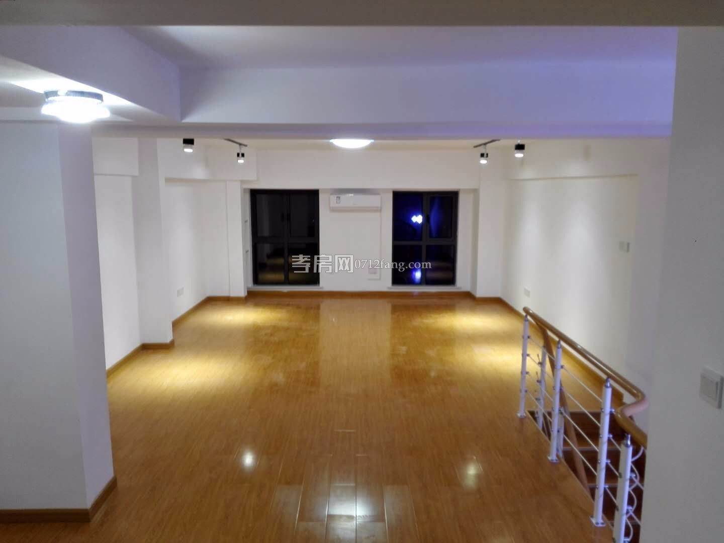 星河天街復(fù)式寫字樓出租