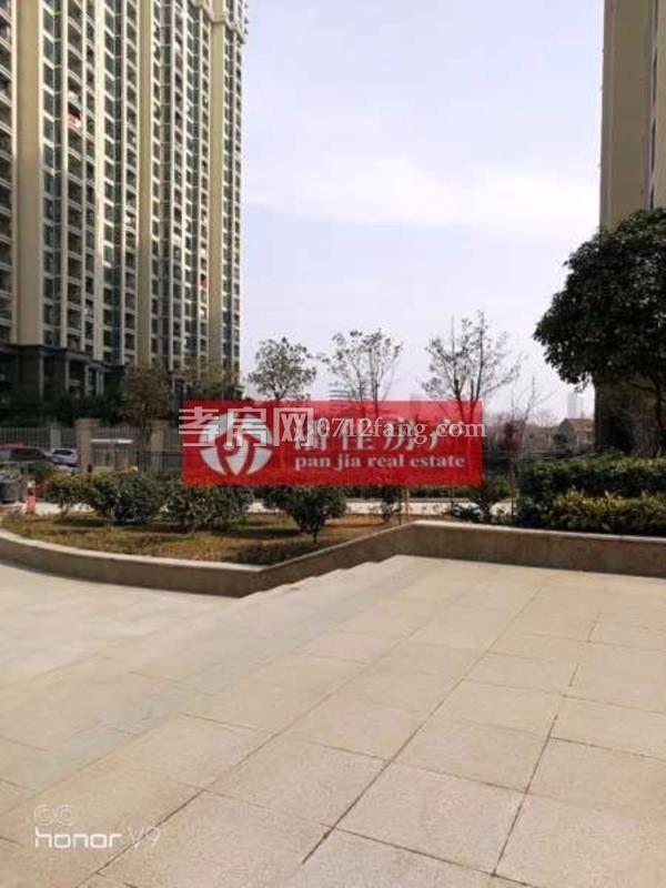 滿二體育館旁小康新村2室2廳1衛(wèi)109平精裝修拎包入住