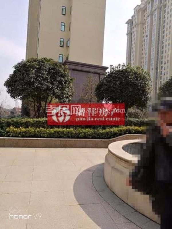 滿二體育館旁小康新村2室2廳1衛(wèi)109平精裝修拎包入住