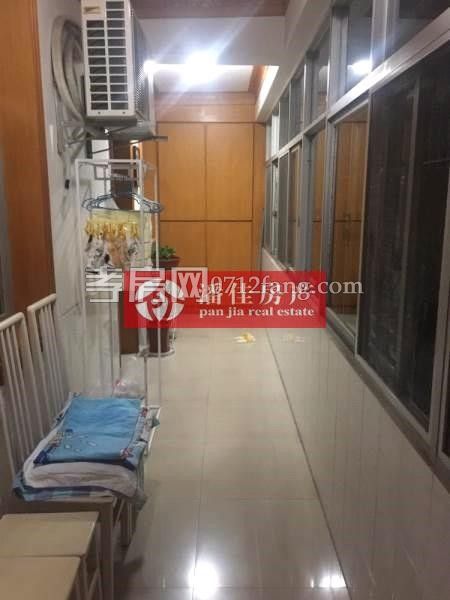 孝柴小區(qū)精裝房3室5/7樓