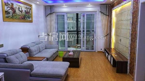 滿二宇濟(jì)商貿(mào)城100平精裝修文化路 楚環(huán)中學(xué)3樓