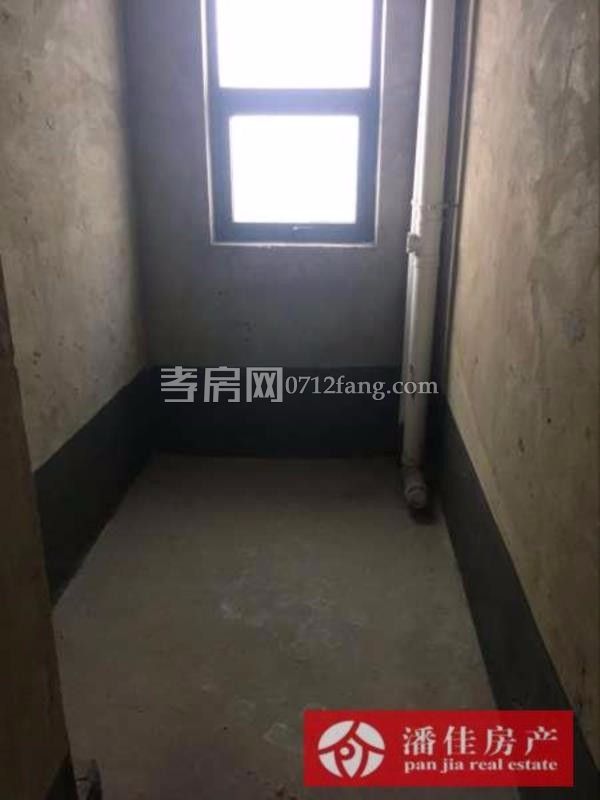 鼎觀世界3室2廳1衛(wèi)98平精裝修準(zhǔn)新房中間樓層