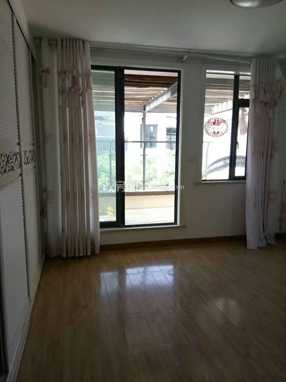 福星城花園洋房精裝露臺已做成飯廳實際120平米