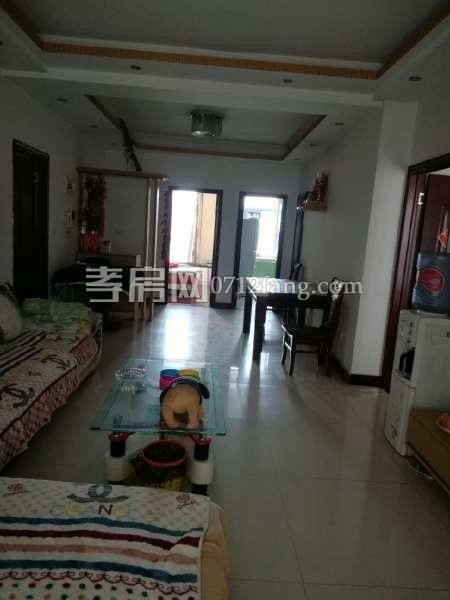 長征路車所旁小康新村4樓152平中等裝修60萬看中可小刀