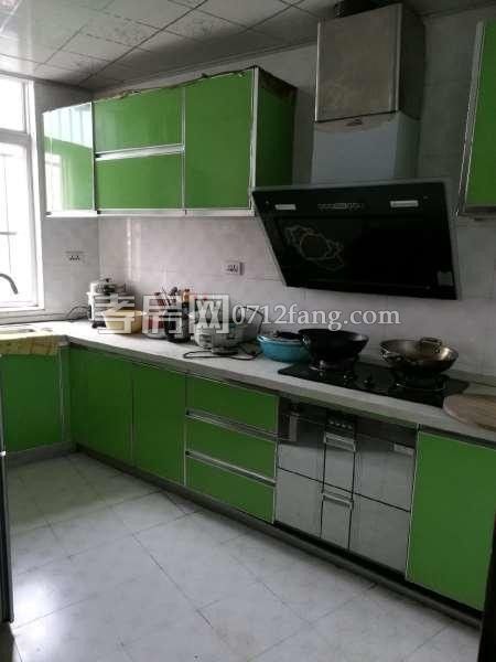 長征路車所旁小康新村4樓152平中等裝修60萬看中可小刀