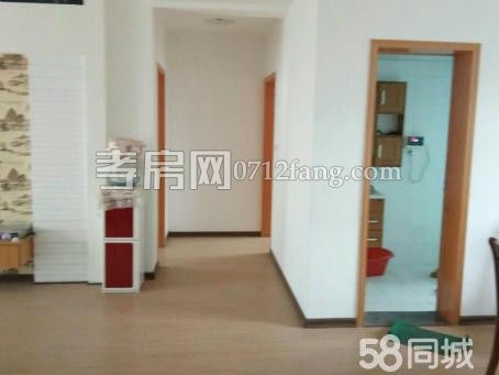 甩賣了！文昌小區(qū)6樓三居室簡(jiǎn)單裝修103平28.8萬(wàn)急售