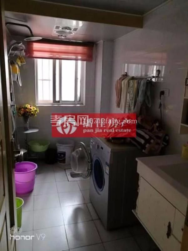 孝柴小區(qū)電梯房2室2廳1衛(wèi)97平精裝修九成新