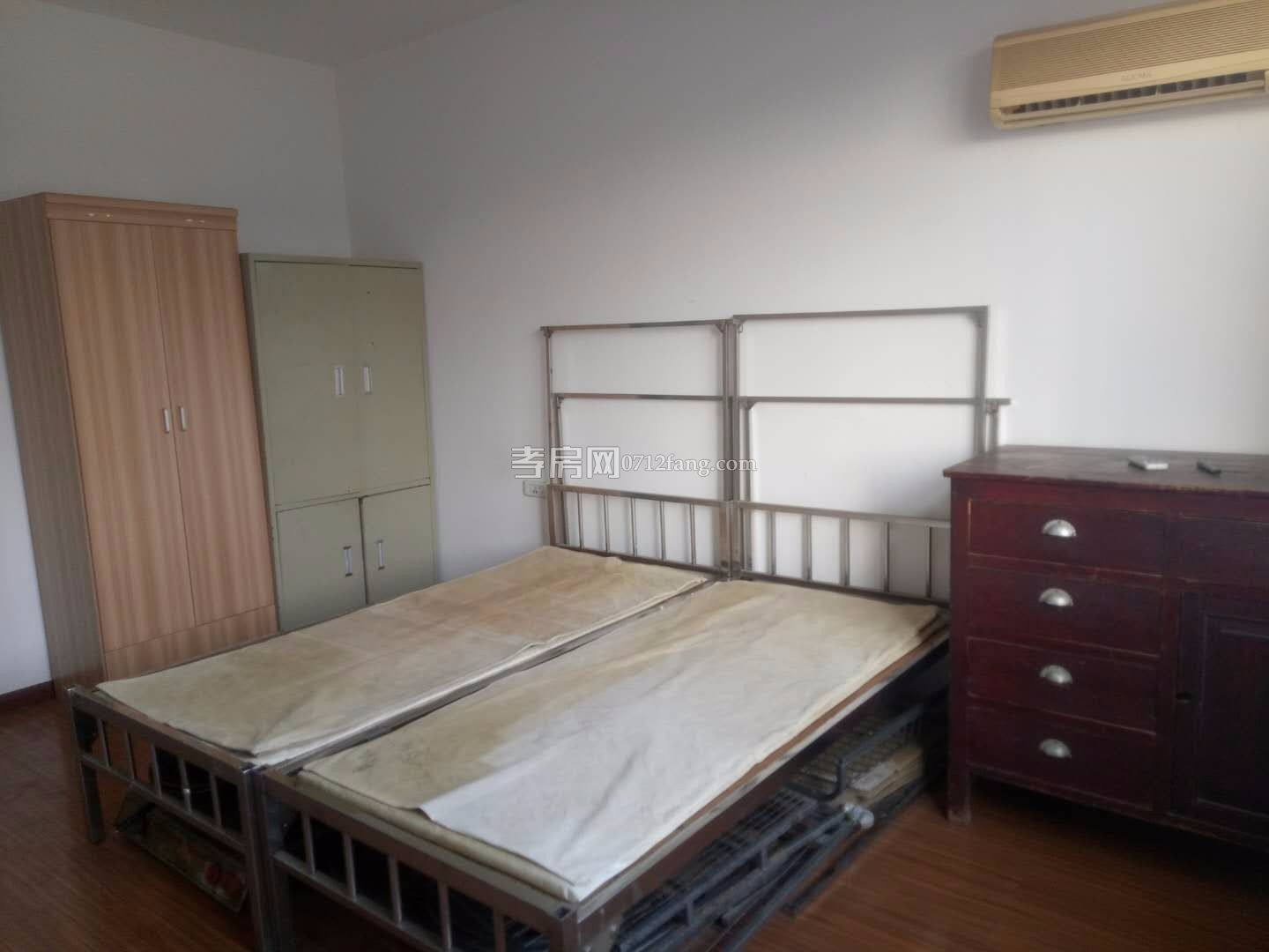 八一小區(qū)孝感火車站對(duì)面