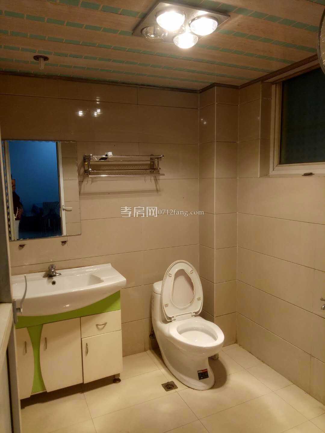 火車站對(duì)面艷陽(yáng)天隔壁八一小區(qū)