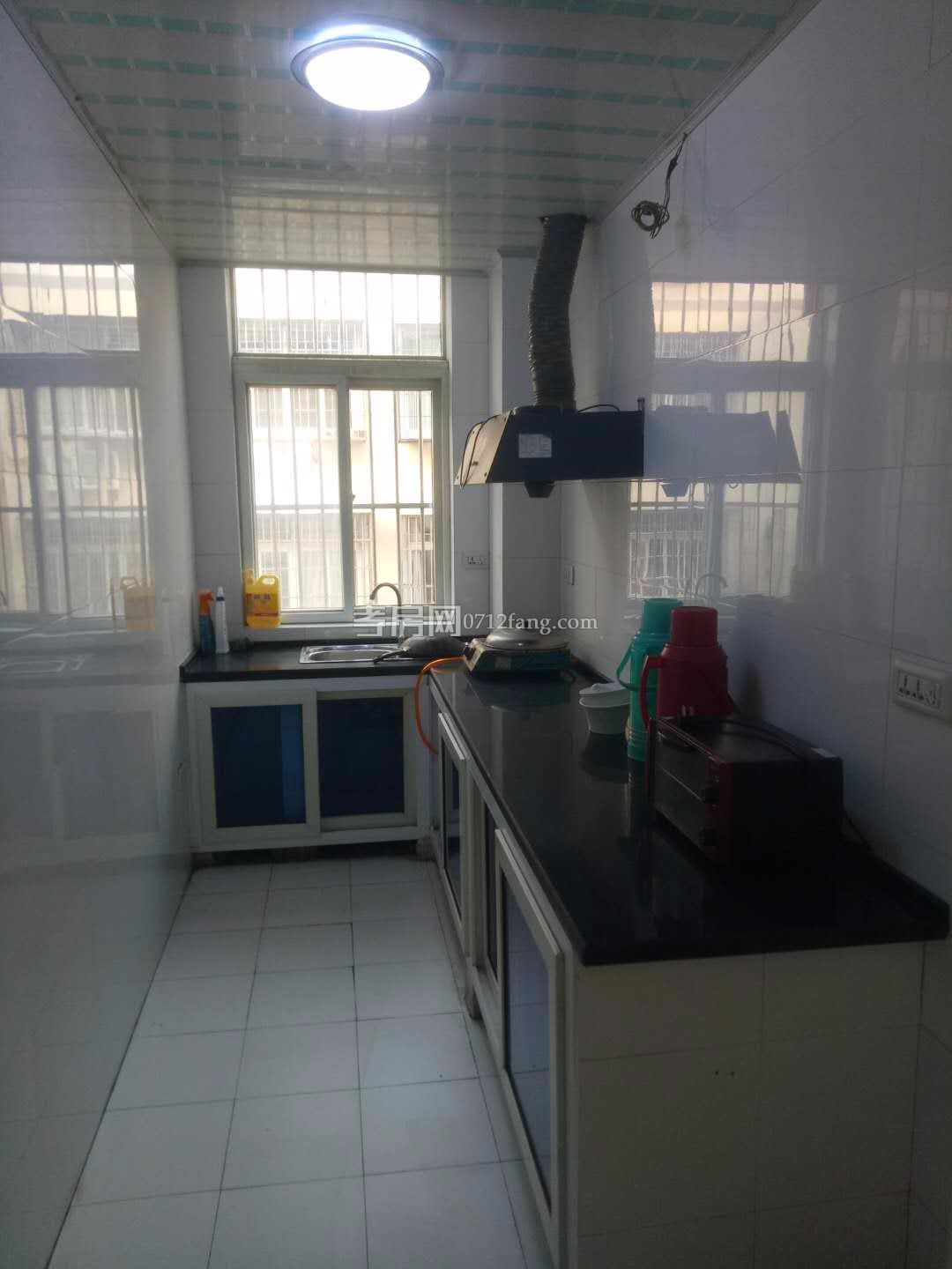 火車站對(duì)面艷陽(yáng)天隔壁八一小區(qū)