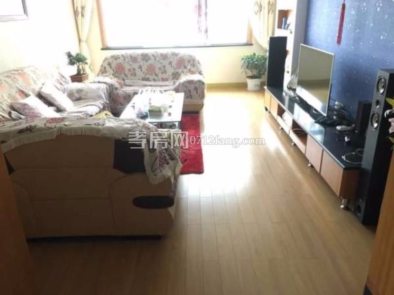 掛口小區(qū)大三房，精裝修，送全套家電，拎包入住