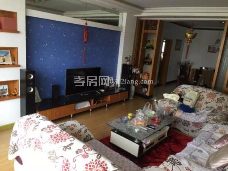 掛口小區(qū)大三房，精裝修，送全套家電，拎包入住