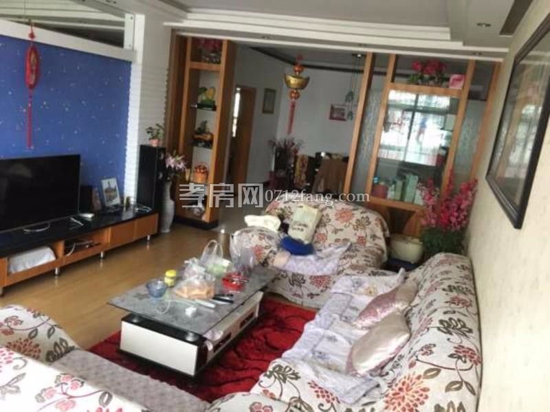 掛口小區(qū)大三房，精裝修，送全套家電，拎包入住