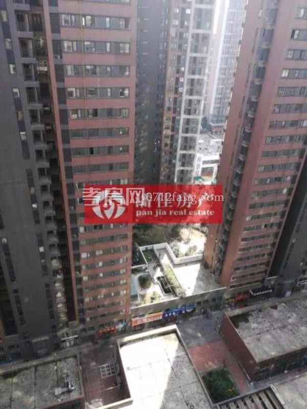 滿二宇濟(jì)商貿(mào)城100平精裝修文化路 楚環(huán)中學(xué)3樓