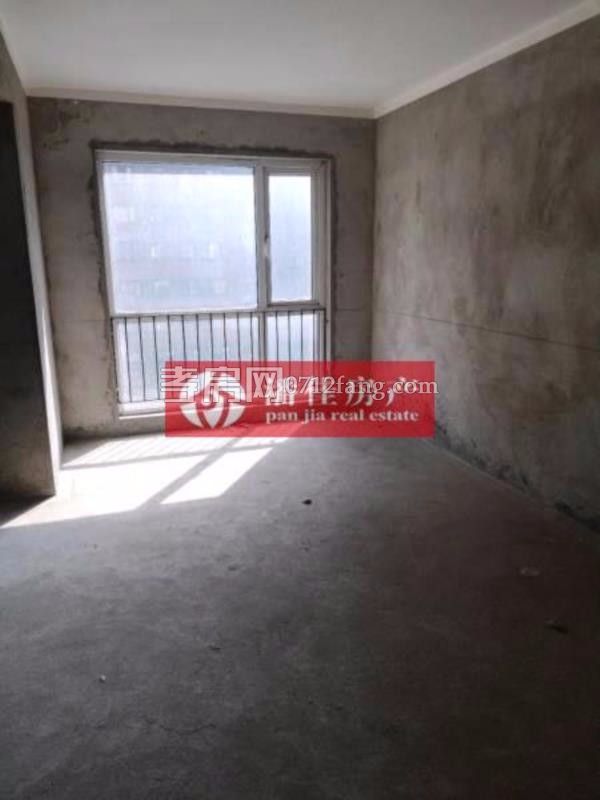 滿二宇濟(jì)商貿(mào)城100平精裝修文化路 楚環(huán)中學(xué)3樓