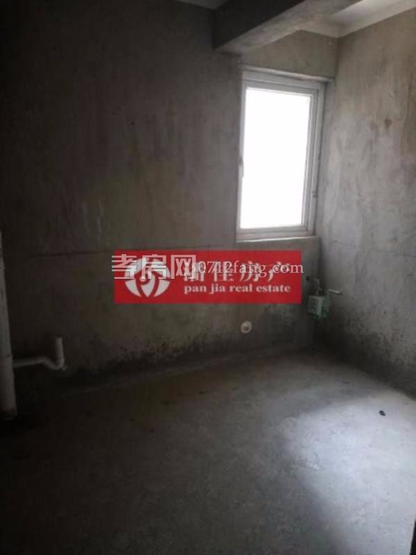 滿二宇濟(jì)商貿(mào)城100平精裝修文化路 楚環(huán)中學(xué)3樓