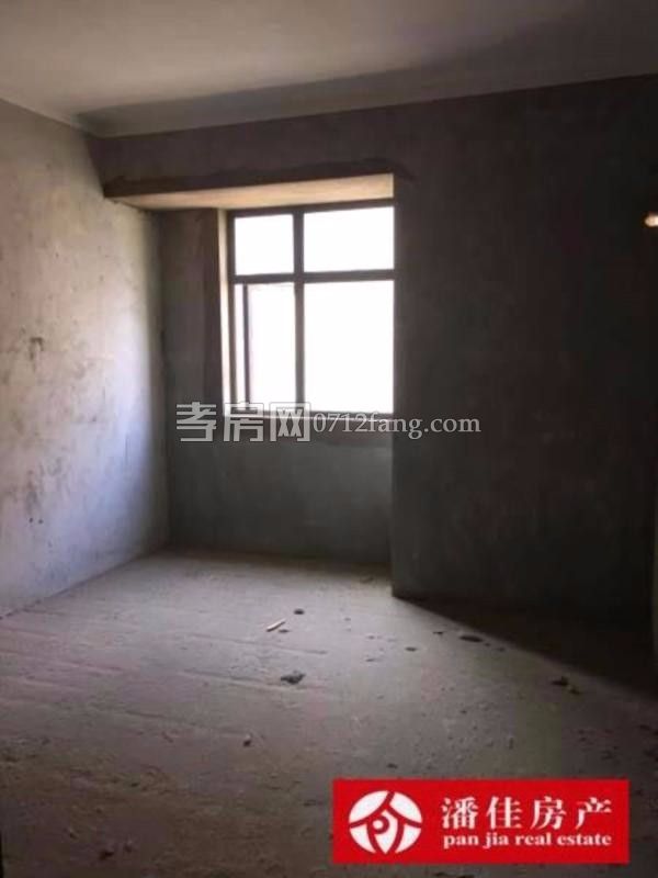 濱湖天地4室2廳2衛(wèi)127送20平毛坯特價出清