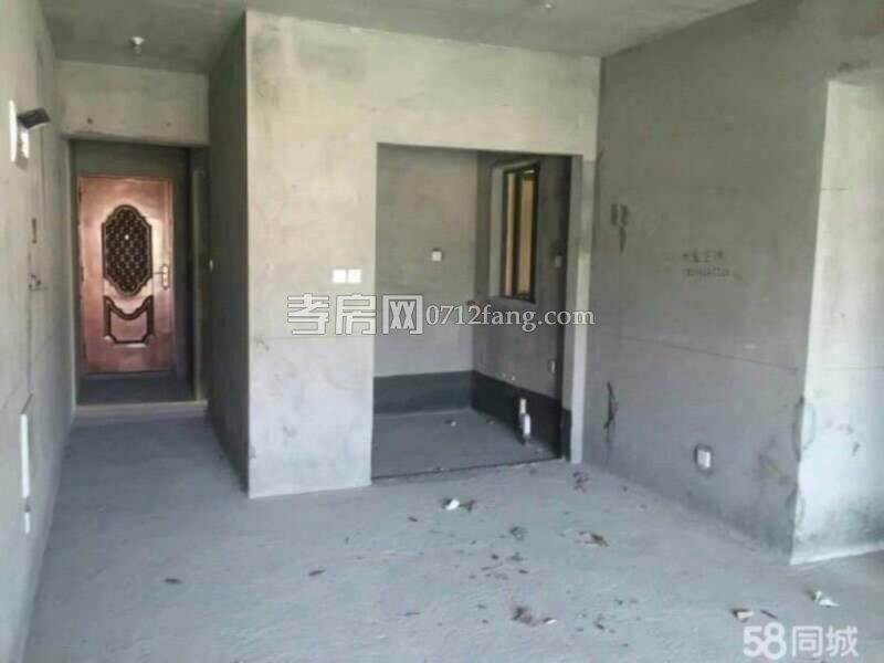 同升小區(qū)長征路上帶20平米車庫1/6樓126.4毛坯50萬