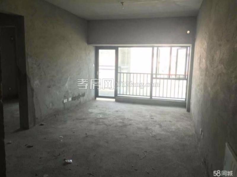 同升小區(qū)長征路上帶20平米車庫1/6樓126.4毛坯50萬