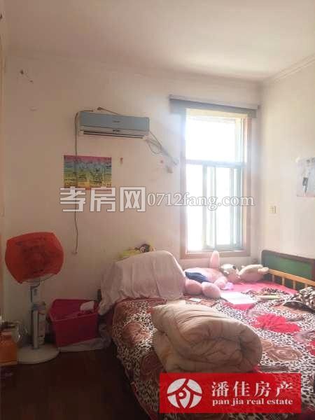 【潘佳房產(chǎn)推薦】【理絲小區(qū)98.21平米5/6樓三個大房南北通透】