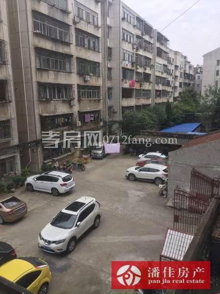 【潘佳房產(chǎn)推薦】【滿二泰陽(yáng)城二期130平米3室2廳2衛(wèi)精裝南北通透70萬(wàn)】