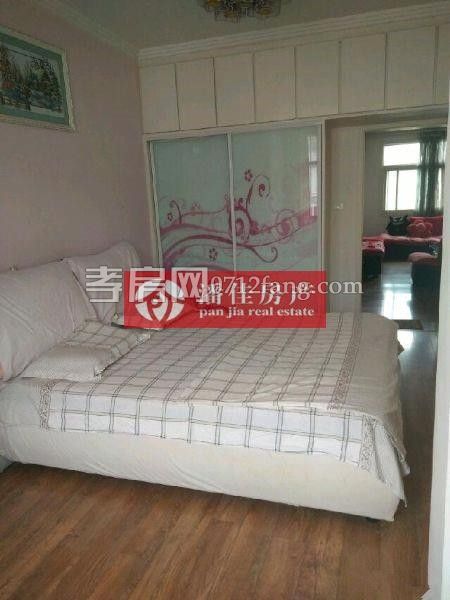 【潘佳房產(chǎn)推薦】【交通中路靠近城站路附近大戶型125平精裝6樓40萬】