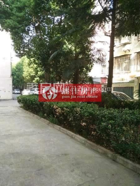 【潘佳房產(chǎn)推薦】【交通中路靠近城站路附近大戶型125平精裝6樓40萬】