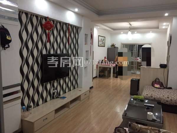 甩賣了！文昌小區(qū)6樓三居室簡(jiǎn)單裝修103平28.8萬(wàn)急售