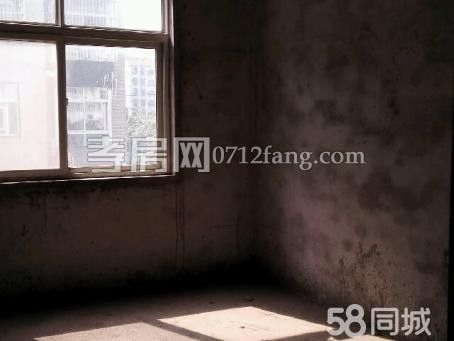 長征路車所旁小康新村4樓152平中等裝修60萬看中可小刀