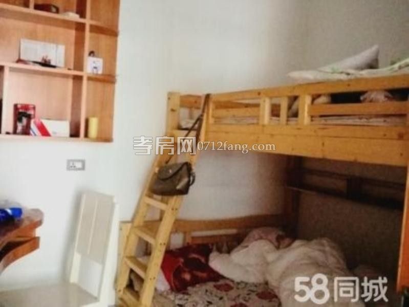 滿二精裝修寶成佳園3室2廳1衛(wèi)107平3樓