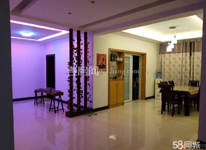 降價了！航空路三室兩廳一衛(wèi)4/6簡單裝修131平米