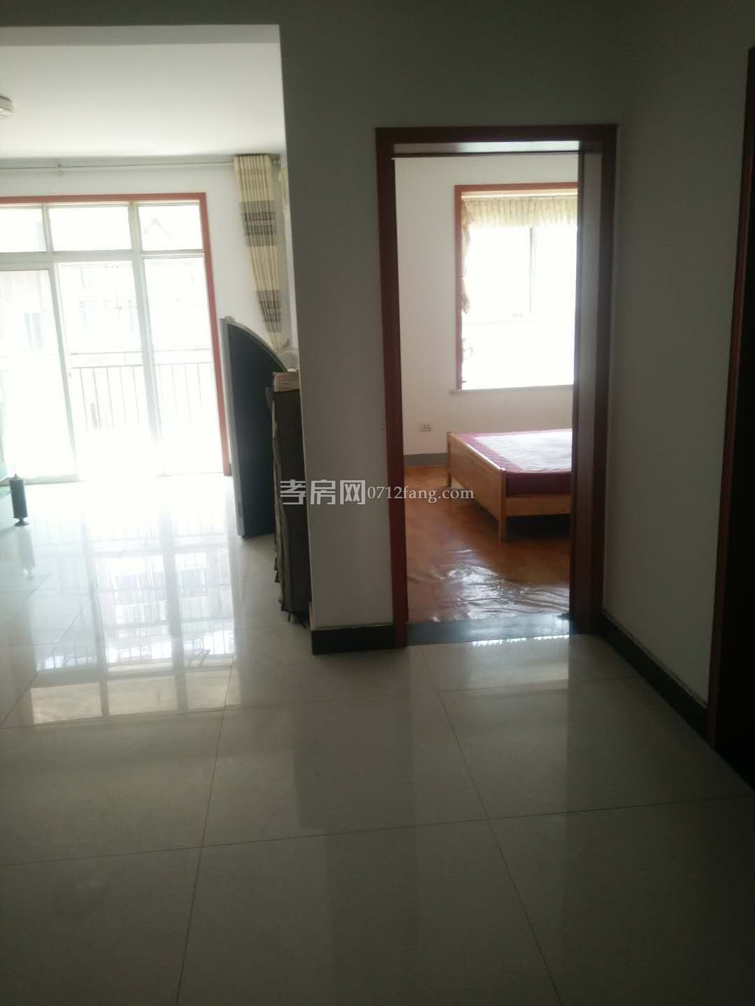 鴻博學(xué)府溫馨2房精裝修陪讀好房出租1800家電器齊全拎包入住