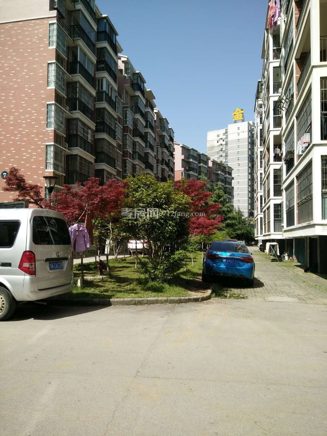 鴻博學(xué)府溫馨2房精裝修陪讀好房出租1800家電器齊全拎包入住