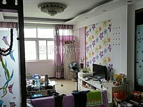 錦繡后湖1室1廳1衛(wèi)，中等裝修拎包入住