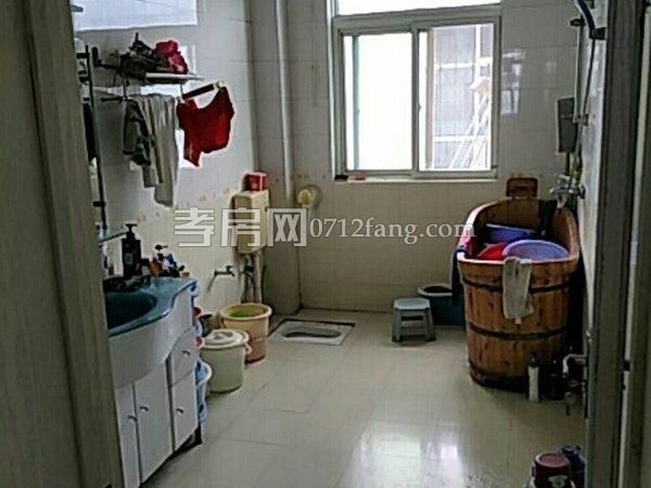 錦繡后湖1室1廳1衛(wèi)，中等裝修拎包入住