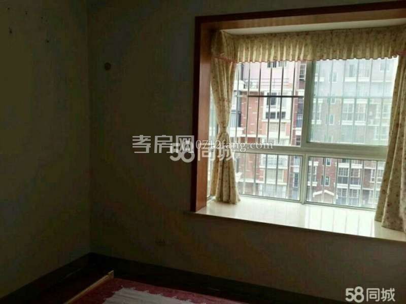 掛口小區(qū)3室2廳1衛(wèi)131㎡簡單裝修2/6樓家具電器一應俱全拎包入住，500元/月