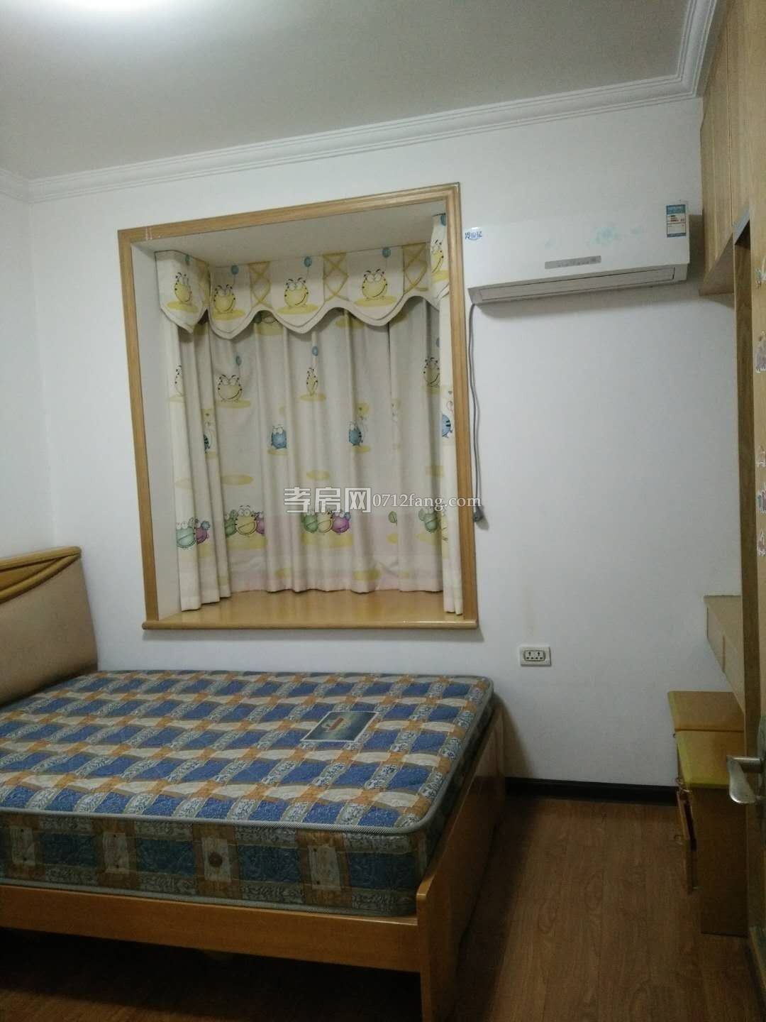 錦繡后湖三室二廳二衛(wèi)，精裝修拎包入住