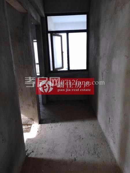 【潘佳房產(chǎn)推薦】送20平景觀房！全天采光！香港城4室2廳2衛(wèi) 80萬(wàn)