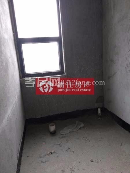 【潘佳房產(chǎn)推薦】送20平景觀房！全天采光！香港城4室2廳2衛(wèi) 80萬(wàn)