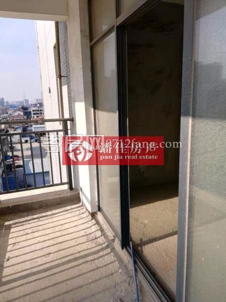 【潘佳房產(chǎn)推薦】送20平景觀房！全天采光！香港城4室2廳2衛(wèi) 80萬(wàn)