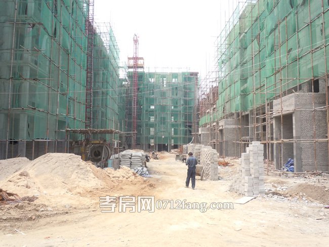 在建的8、9、10號(hào)樓