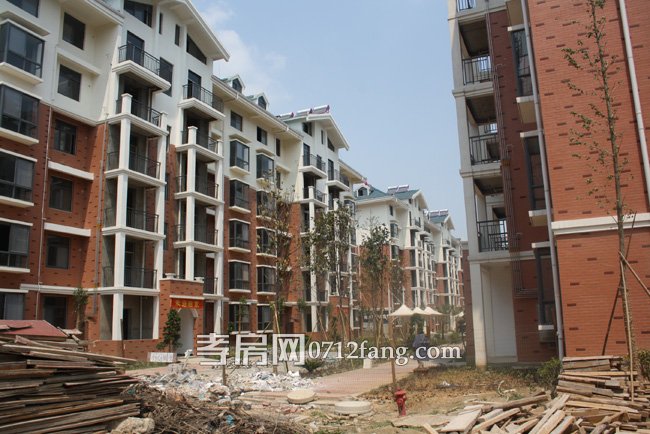 8、9、10號樓已經(jīng)封頂