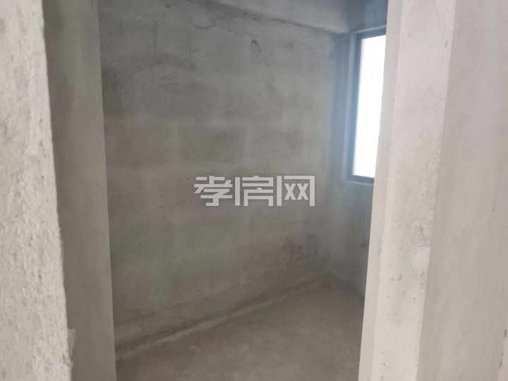 鄰近萬達(dá)香港城精致兩房證滿二南北通透采光絕佳