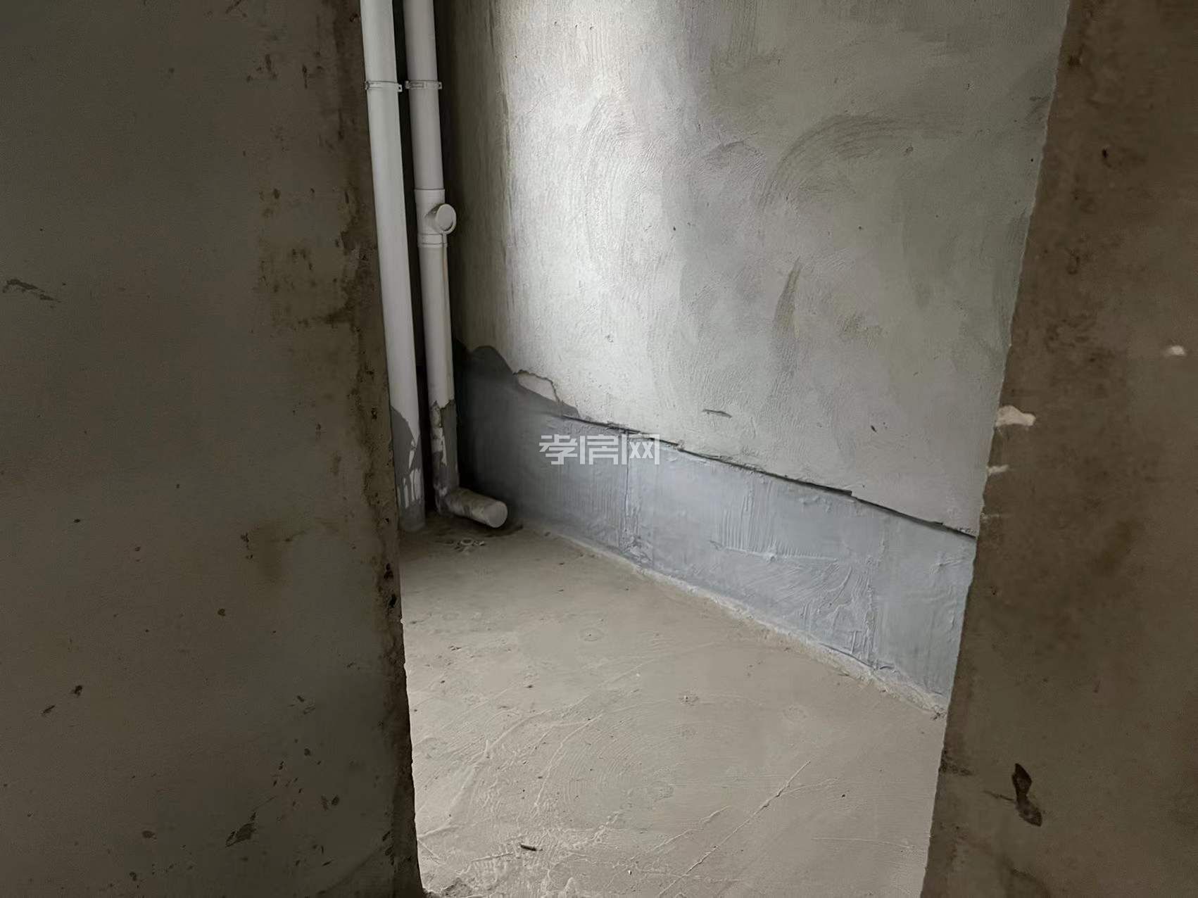 出售城南 區(qū)15樓118平毛坯房，3室2廳2衛(wèi)2陽臺，視野開闊，環(huán)境優(yōu)美