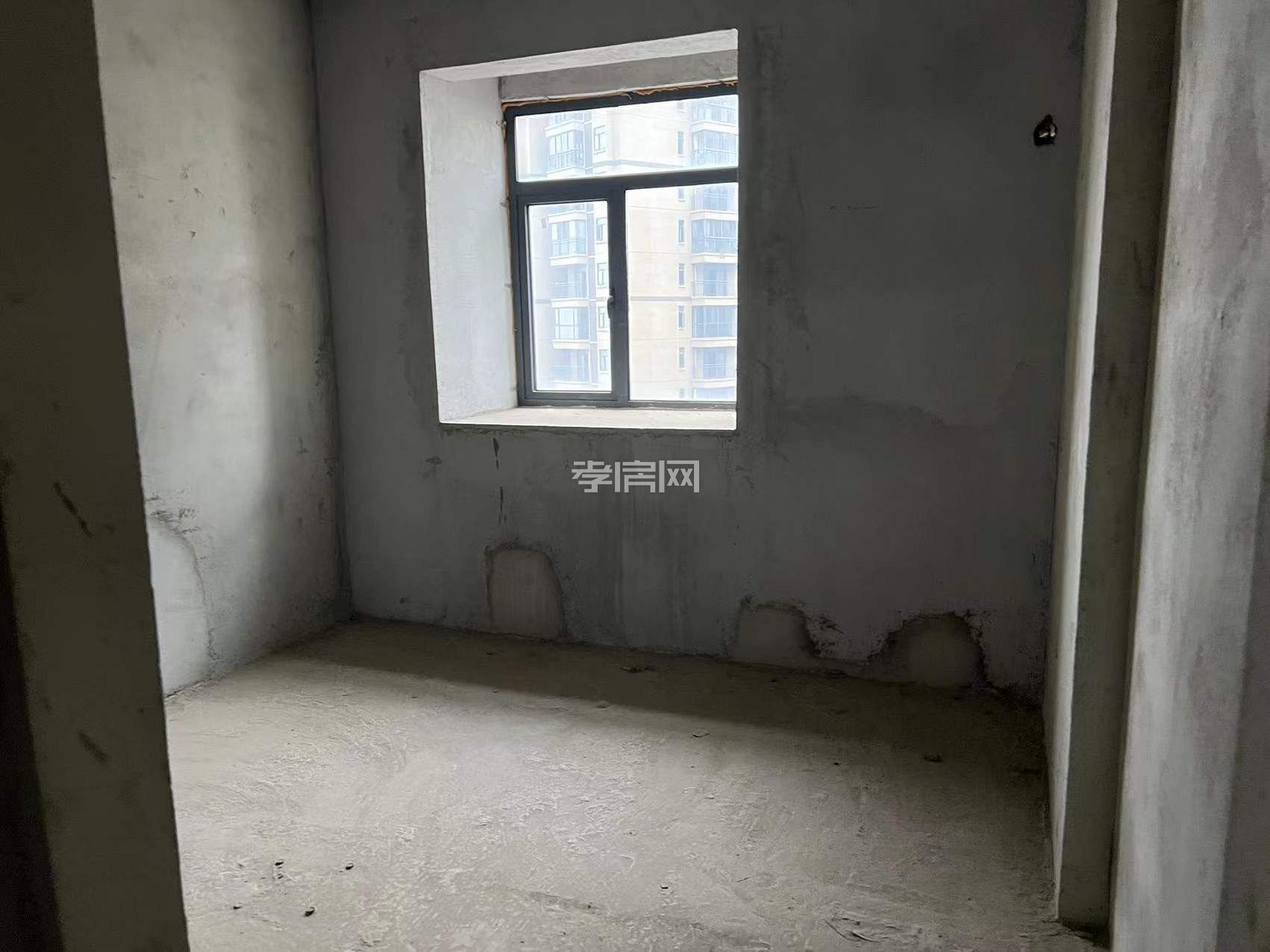 出售城南 區(qū)15樓118平毛坯房，3室2廳2衛(wèi)2陽臺，視野開闊，環(huán)境優(yōu)美