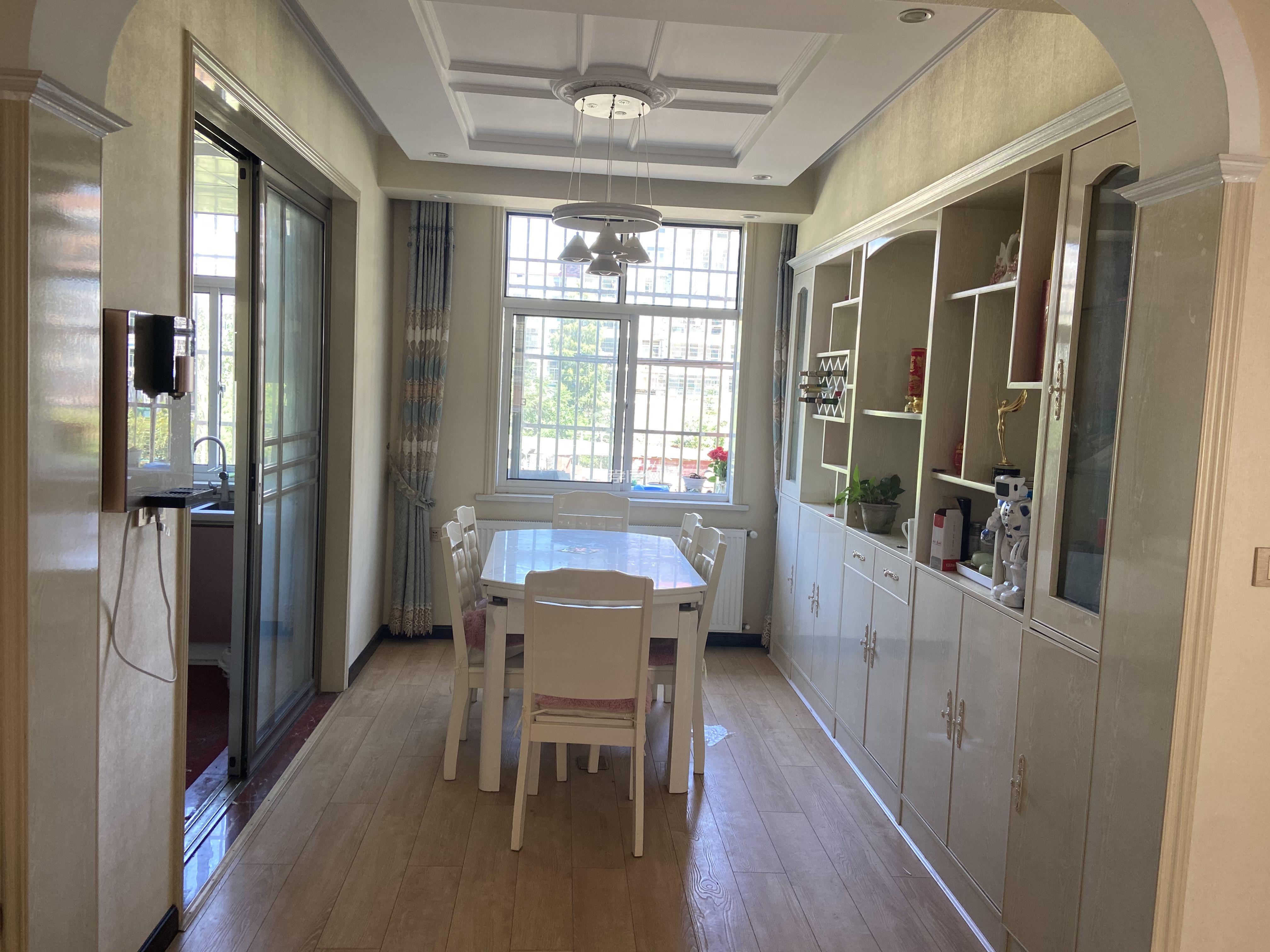 文錦花園125平精裝全屋暖氣帶露臺月租1800，帶車庫售52萬