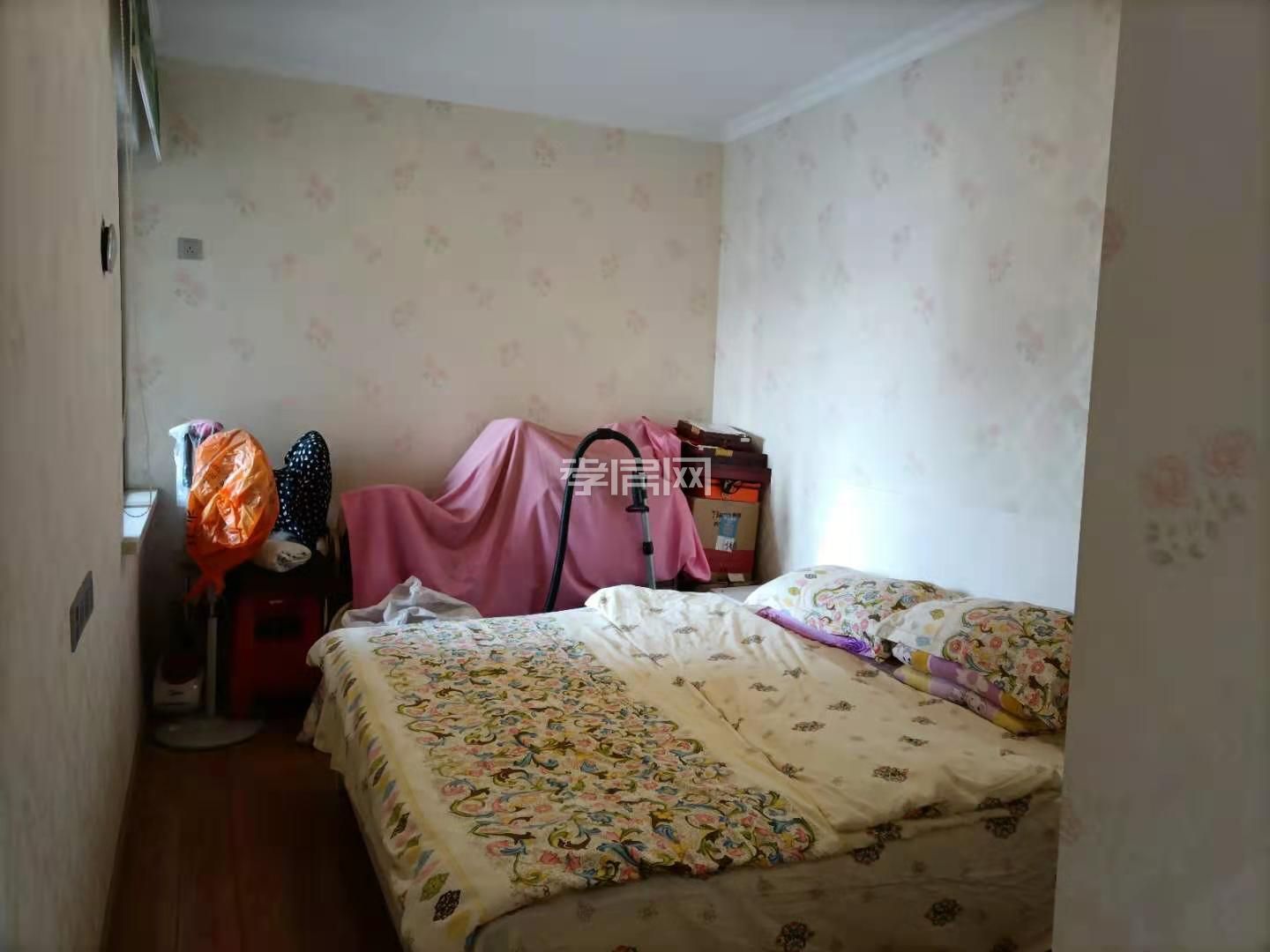 萬達星河天街精裝三房中間樓層