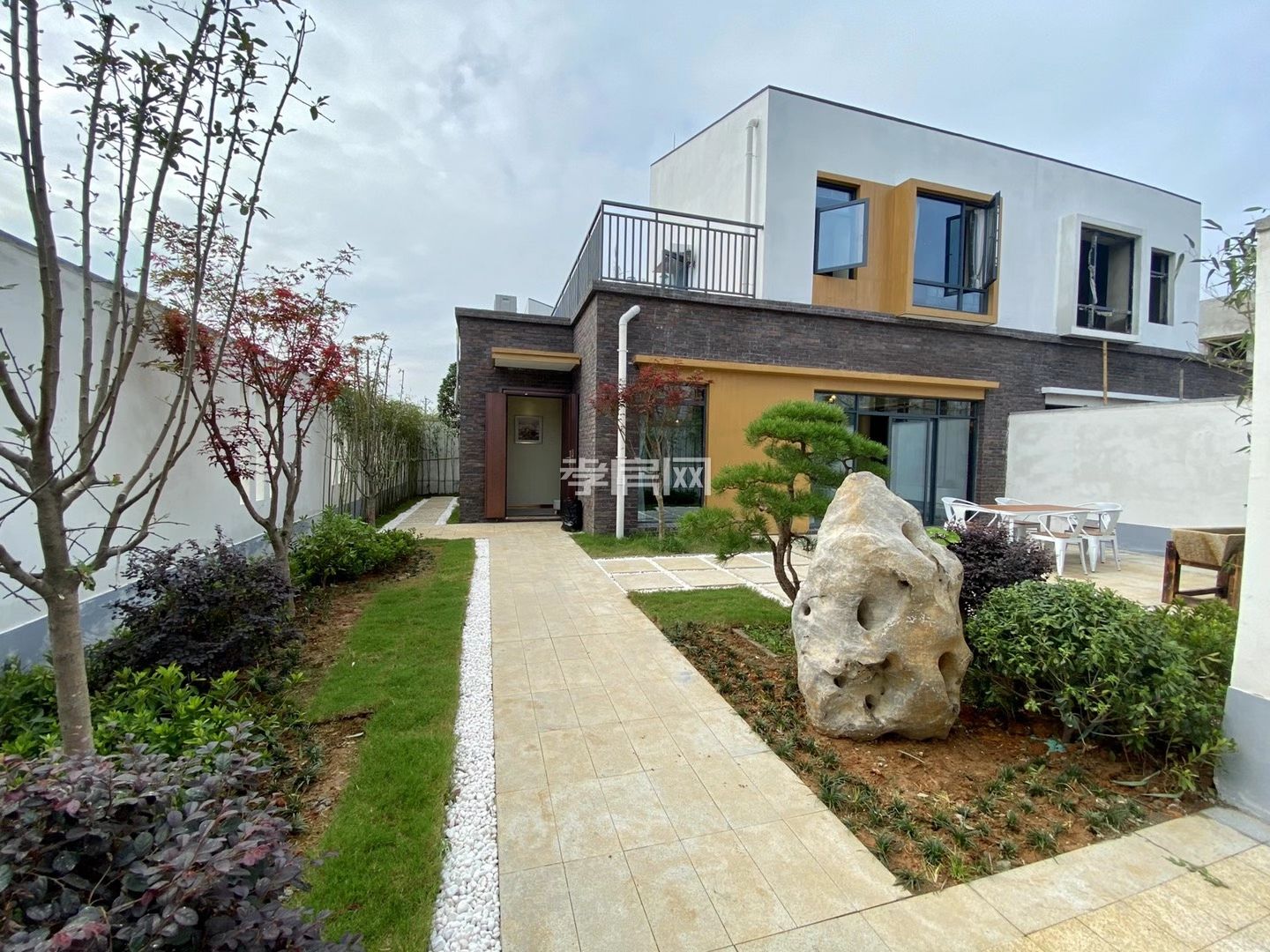 不限購別墅 付37萬起滿足你的別墅夢贈送100平+24平露臺