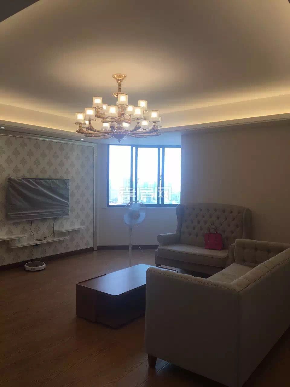 體育館附近，長(zhǎng)征路與體育路交匯處